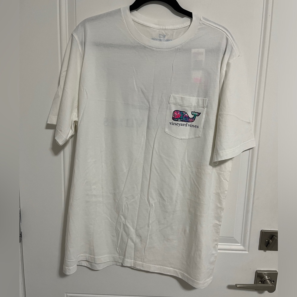 NWT - Vineyard Vines Men’s Front Pocket Whale Logo Tee - Size L